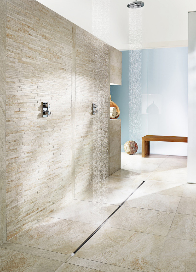 sol-travertin-carrelage-travertin-tuiles-parement-douche-italienne-moderne